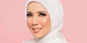 Berhijab, Tya Ariestya Jual Baju Lama dan Hasilnya Disumbangkan