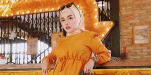 Heboh Medina Zein Putuskan Lepas Hijab, Postingan Foto Dipenuhi Komentar Pedas