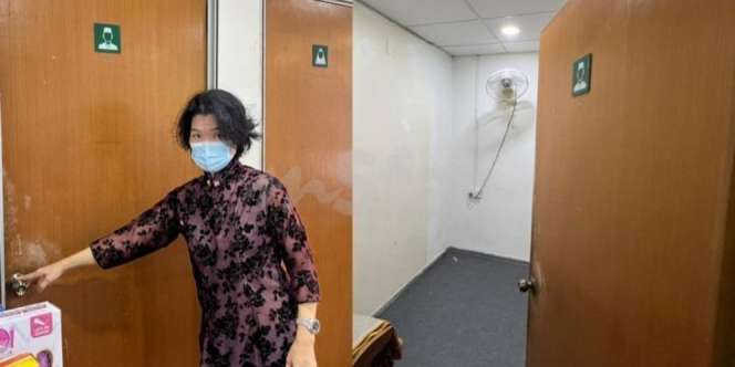 Hebat, Pengusaha Toko Mainan Ini Sediakan Mushola Untuk Sholat Pengunjung Mall