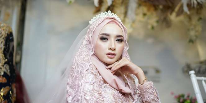 Coba 'Rebus Foundation' demi Makeup Tahan Lama