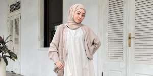 Ide Outfit Midi Dress, Bikin 'Look' Makin Feminim