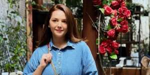 Potret Ola Najla Hilabi, Pembawa Berita yang Wajahnya Curi Perhatian