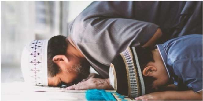 Tata Cara Sholat Tasbih dan Bacaannya, Membaca Kalimat Tasbih di Setiap Gerakan