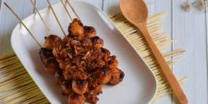 Sedapnya Bakso Bakar Pedas, Camilan Pas di Musim Hujan