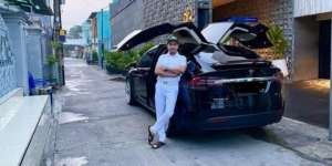 Dari Ojek Payung, Ahmad Sharoni Jadi ‘Crazy Rich’ Tanjung Priok