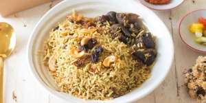 Warga Jakarta Wajib Merapat, Lezatnya Nasi Kebuli Abu Umar Bisa Hangatkan Badan saat Musim Hujan