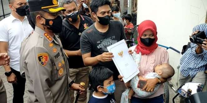 Motor Hilang di Hari Pertama Ngojek, Driver Ojol Wanita Ini Kaget Dapat Ganti dari Jokowi