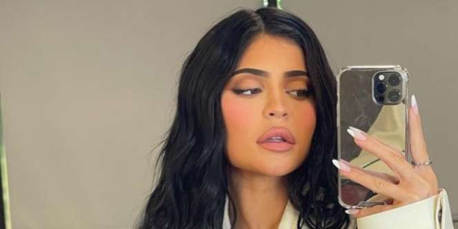 Tutorial Makeup Serba Nude Kylie Jenner Ala MUA