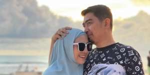 5 Artis Menikah dengan Ustaz, Ada yang Ikuti Jejak Suami Jadi Pendakwah