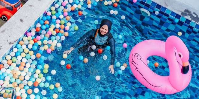 Makin Kuat Bau Kaporit, Benarkah Kian Bersih Kolam Renang?
