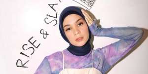 Gaya Seru Tantri Namirah Padukan Warna Oranye dan Lilac, Super Playful