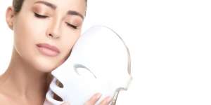 Pakai Masker LED, Tetap Butuh Perawatan Kulit Profesional