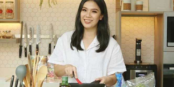Chef Devina Perlihatkan Pisau Dapur Rp42 Juta, Warganet Minder