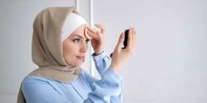 Tips Memilih Aplikator Powder Foundation Agar Hasilnya Natural