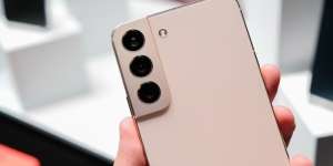 Virtual Photoshoot Kece Hanya dengan Smartphone dan Sunset Lamp