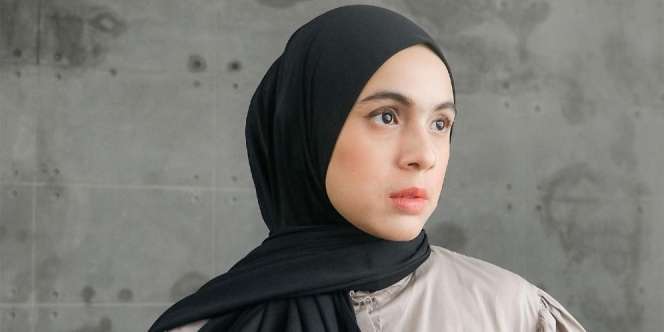 'Casual Look' ala Nycta Gina, Wajib Banget Kamu Tiru!