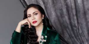 Wajah Disebut Tua, Lihat 5 Potret Kece Momo Geisha