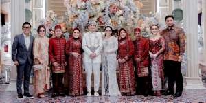 Gaya 10 Artis Hadiri Pernikahan Adik Ayu Ting Ting, Ivan Gunawan Jadi Sorotan!