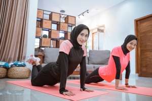 Tak Perlu ke Gym, 4 Cara Tubuh Tetap Fit Saat di Rumah