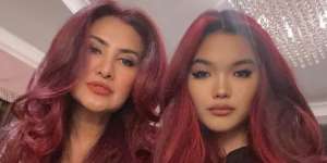 Seperti Adik Kakak! 5 Potret Liza Natalia Saat Bersama Putrinya, Queennara