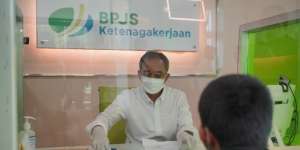 Instruksikan Revisi Permenaker JHT, Presiden Minta Pekerja Korban PHK Bisa Cairkan Klaim