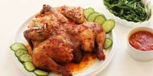 Sedapnya Ayam Bumbu Rujak Resto Mierah, Bikin Makan Siang di Surabaya Lebih Bergairah