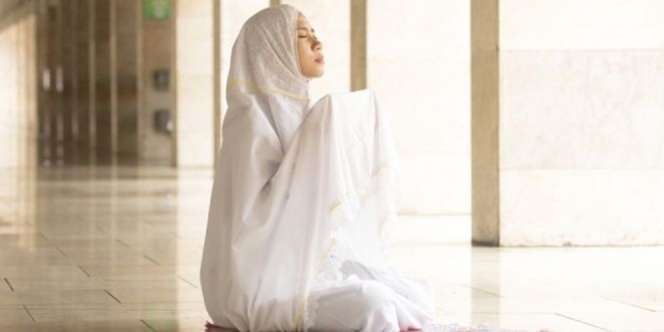 Tata Cara Sholat Dhuha 12 Rakaat, Beserta Surat-surat Pendek yang Dianjurkan