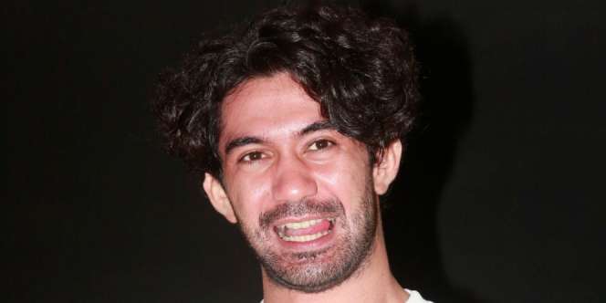 Ssst... Reza Rahadian Nyanyikan Soundtrack di Film Terbaru 