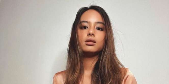 Wajah Adik Maudy Ayunda Dirias Jadi Mirip Ariana Grande