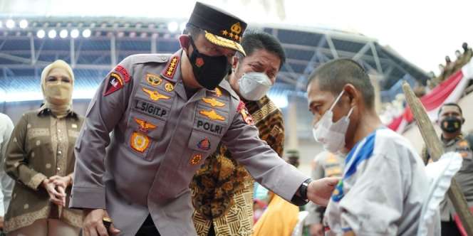 Kapolri Dorong Percepatan Vaksinasi Penuh dan Booster Untuk Tekan Omicron di Luar Jawa