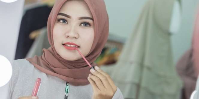 Lipstik Matte Mungil yang Tak Bikin Bibir Kering, Layak Dicoba!