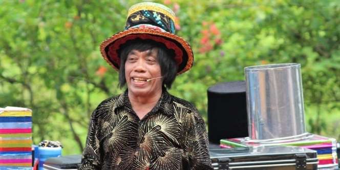 Ingat Pesulap Pak Tarno? Sempat Dikabarkan Jatuh Miskin, Lihat 8 Potret Kondisinya Sekarang!
