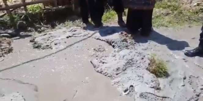 Viral! Muncul Semburan Air Panas di Daerah Terdampak Gempa Pasaman Barat