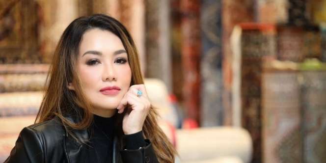 Penampilan Reza Artamevia Berbusana Syar'i Bikin Pangling