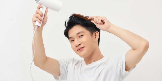 Tutorial Rias Wajah dan Rambut Singkat untuk Pria