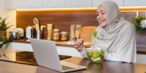 Nggak Cuma Ubah Pola Makan, Support System Bantu Keberhasilan Program Diet Kamu
