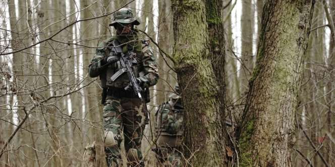 Batalion Neo-Nazi Ukraina Lumasi Minyak Babi di Peluru Biar Pasukan Chechnya Tak Masuk Surga