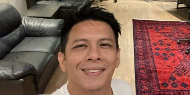 Ariel Noah Ajak Perempuan Spesial ke Paris, Prancis