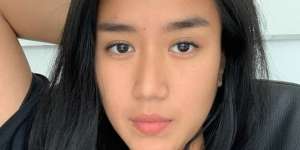 7 Potret Renatta Moeloek Tanpa Makeup, Parasnya Bikin Susah Kedip!