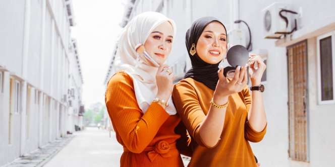 Tutorial Makeup Tahan Keringat dan Antiluntur untuk Kulit Berminyak