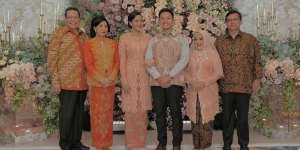 Putri Tanjung Resmi Tunangan dengan Guinandra Jatikusumo