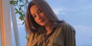 8 Potret Rheina Asisten Pribadi Ke-15 Hotman Paris yang Viral, Parasnya Bikin Susah Kedip!