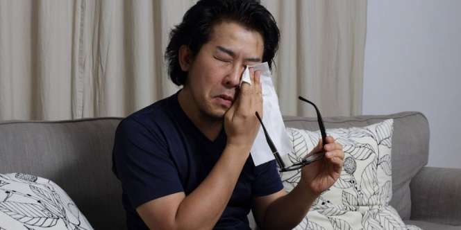 Kena Sindrom 'Air Mata Buaya', Pria Ini Selalu Nangis Saat Makan