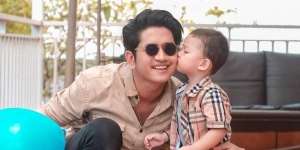Potret 5 Artis Jadi Single Parent, Telaten Banget Asuh Anak
