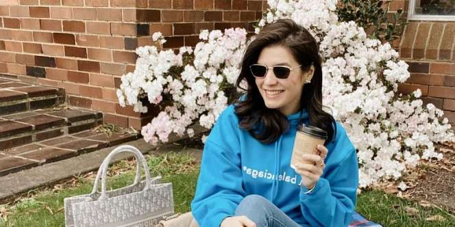 Gaya Carissa Puteri Bak ABG, Totalnya Outfitnya Rp162 Juta