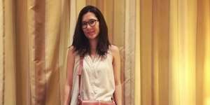 8 Potret Sarah Diorita Istri Eross Sheila On 7 yang Jarang Tersorot, Ternyata Keturunan Prancis!