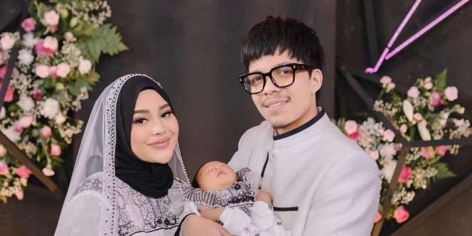 7 Foto Newborn Photoshoot Menggemaskan Baby Ameena 
