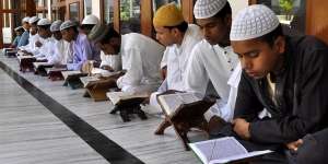 8 Manfaat Membaca Ayat Kursi 11 Kali Agar Dijauhkan dari Kemiskinan dan Pencurian