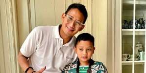 Super Sibuk, Lihat Momen Sandiaga Curi Waktu untuk Putra Bungsunya