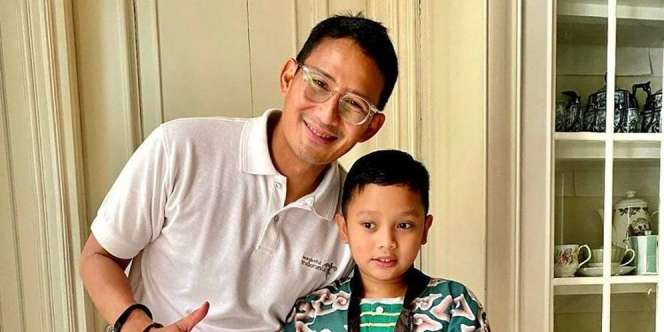Super Sibuk, Lihat Momen Sandiaga Curi Waktu untuk Putra Bungsunya